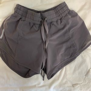 Lululemon Hotty Hot shorts
